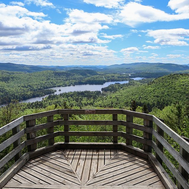 Lacs, forÃªt Ã  perte de vue et cascades : câest toute la beautÃ© du QuÃ©bec ð²

#chuteauxrats #monttremblant #lakeview #tremblantcation #bonjourquebec #laurentides #parcmonttremblant #sepaq #sentierlenvol #lesfranÃ§aisvoyagent #roadtripquebec