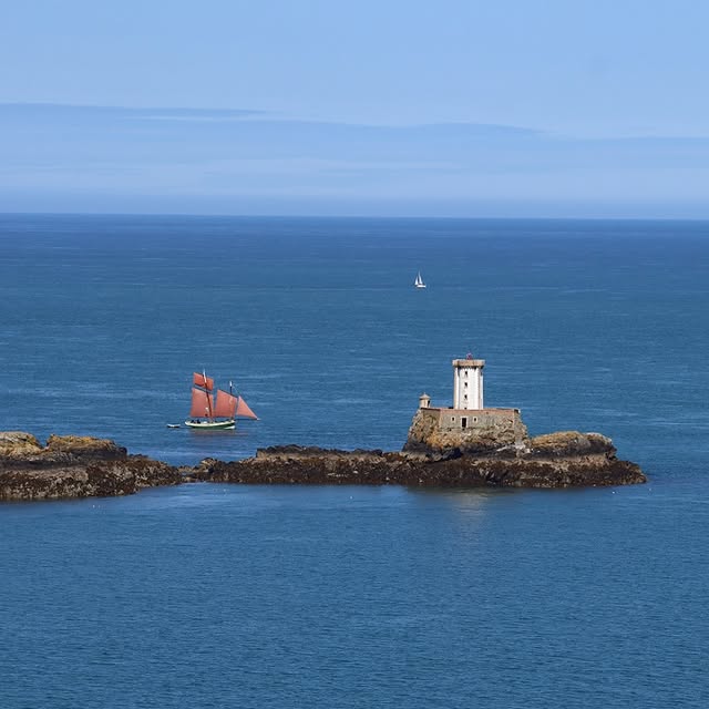 Le sentier des douaniers, câest toujours une bonne idÃ©e !

#pointedebilfot #plouezec #bretagnenord #cotedarmor #saintbrieuc #bretagneforever