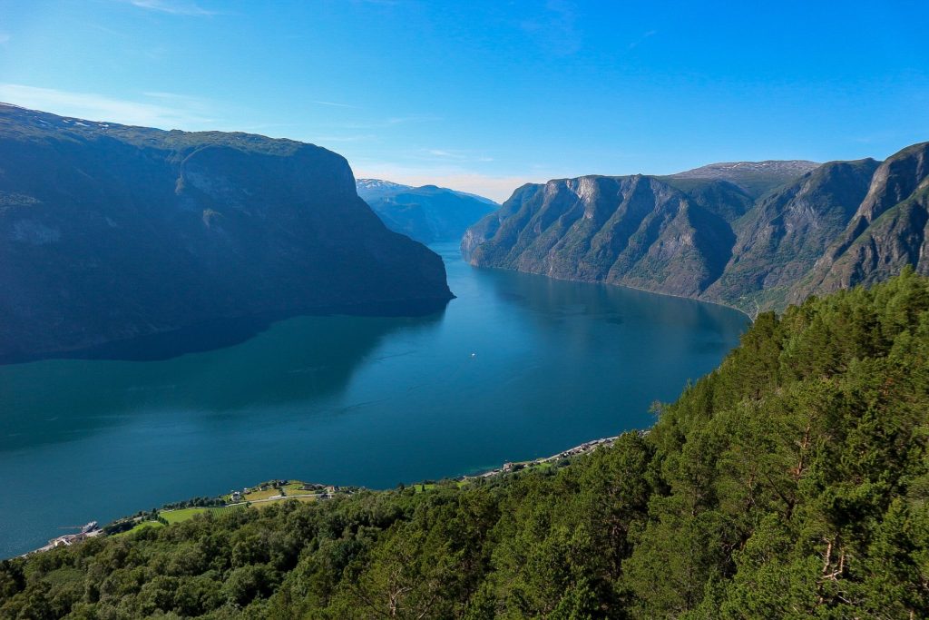 Découvrir les fjords de l'ouest au point de vue de Stegastein